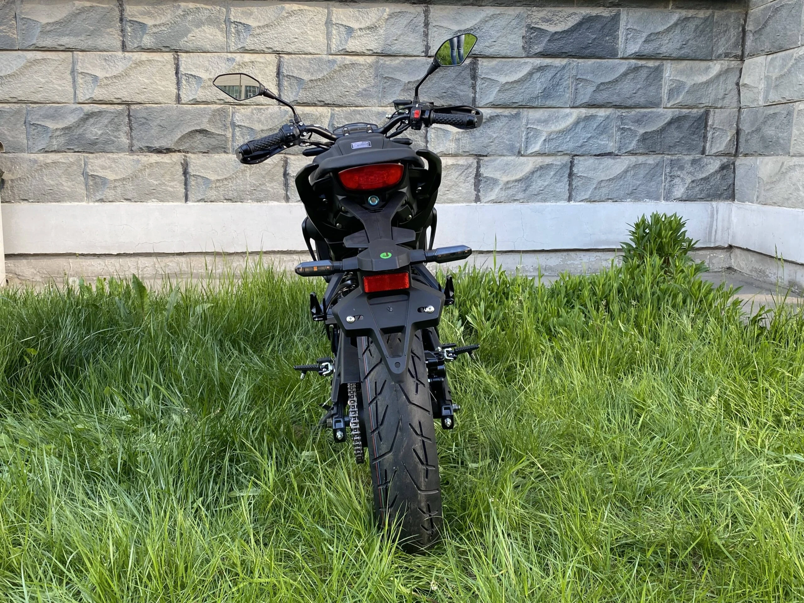 Мотоцикл HIRO купить по низкой цене в магазине MAXMOTO