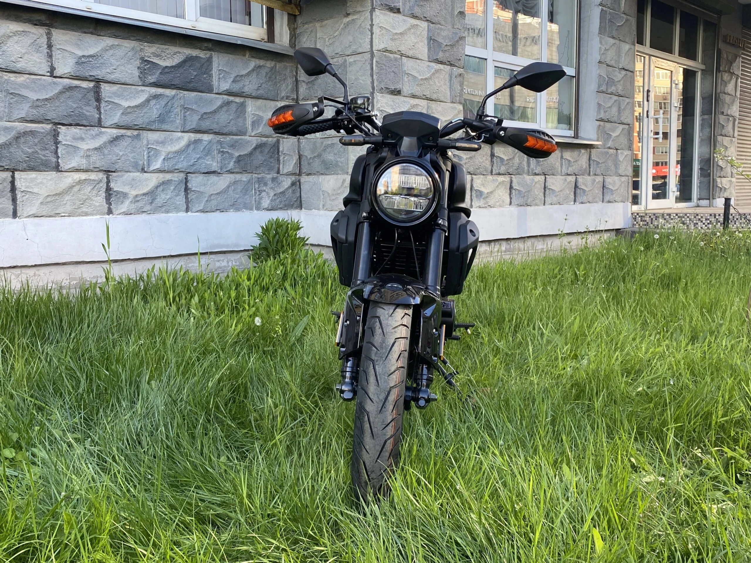 Мотоцикл HIRO купить по низкой цене в магазине MAXMOTO