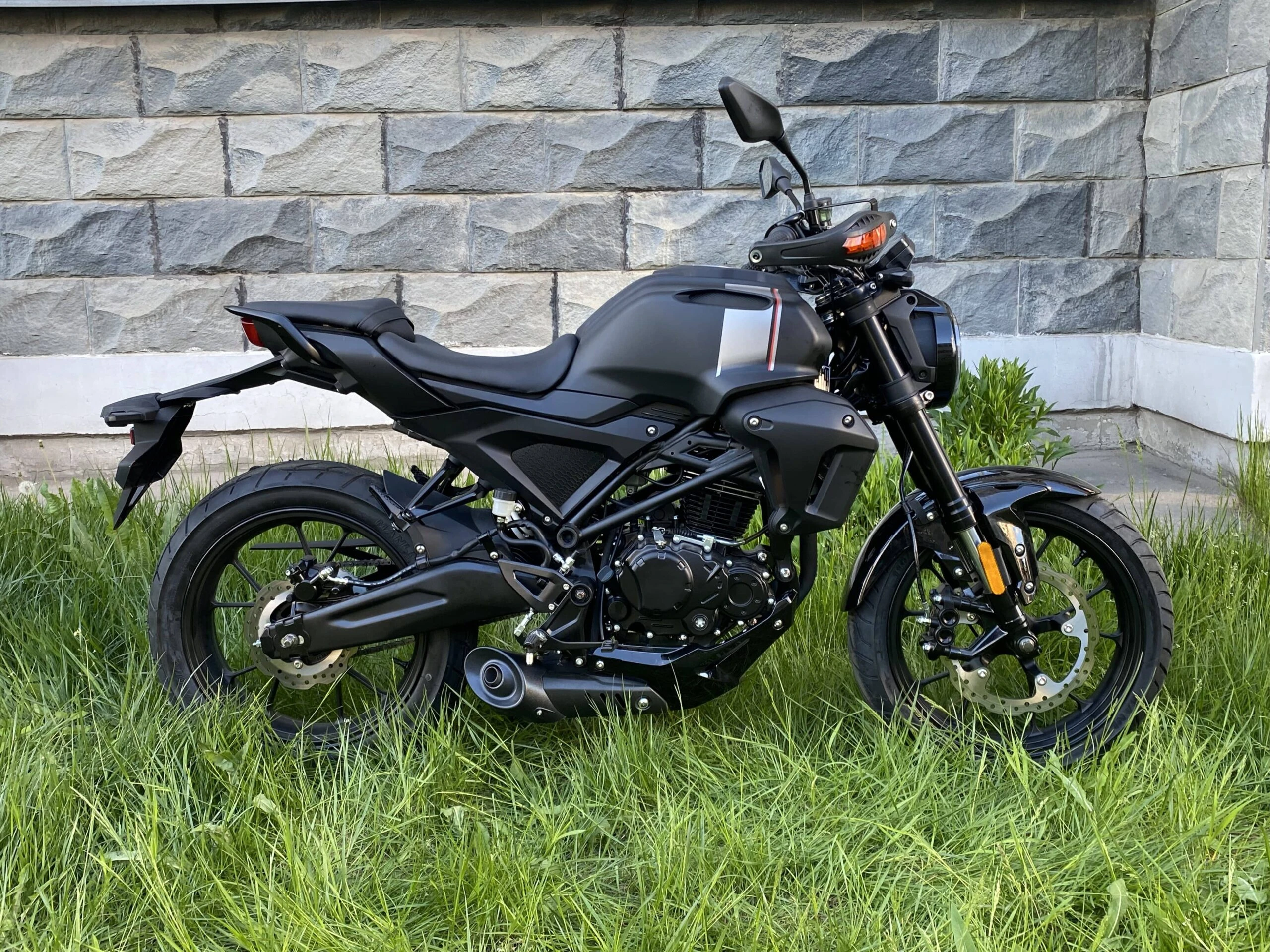 HIRO ページ Мотоцикл HIRO купить по низкой цене в магазине MAXMOTO