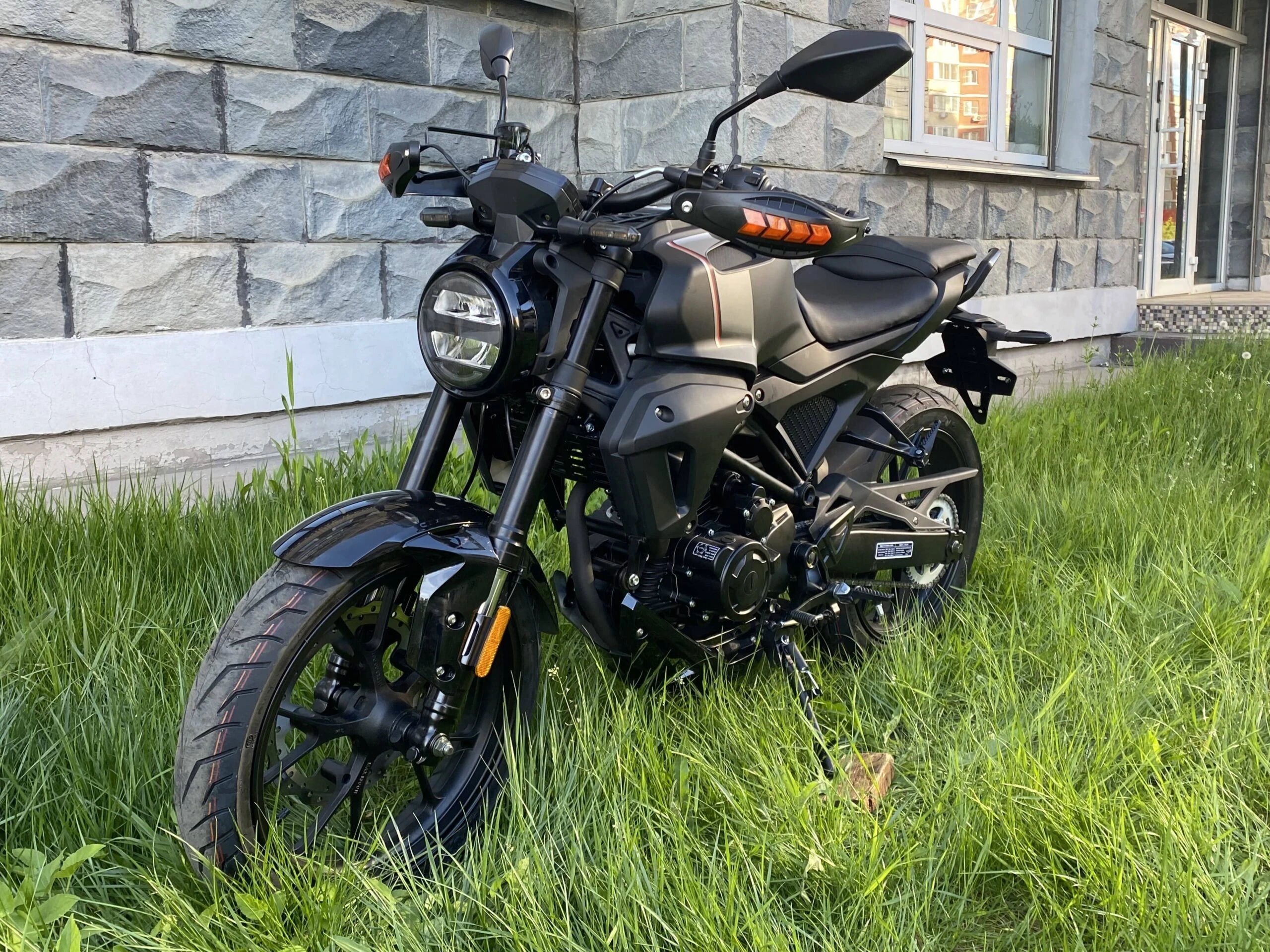 Мотоцикл HIRO купить по низкой цене в магазине MAXMOTO