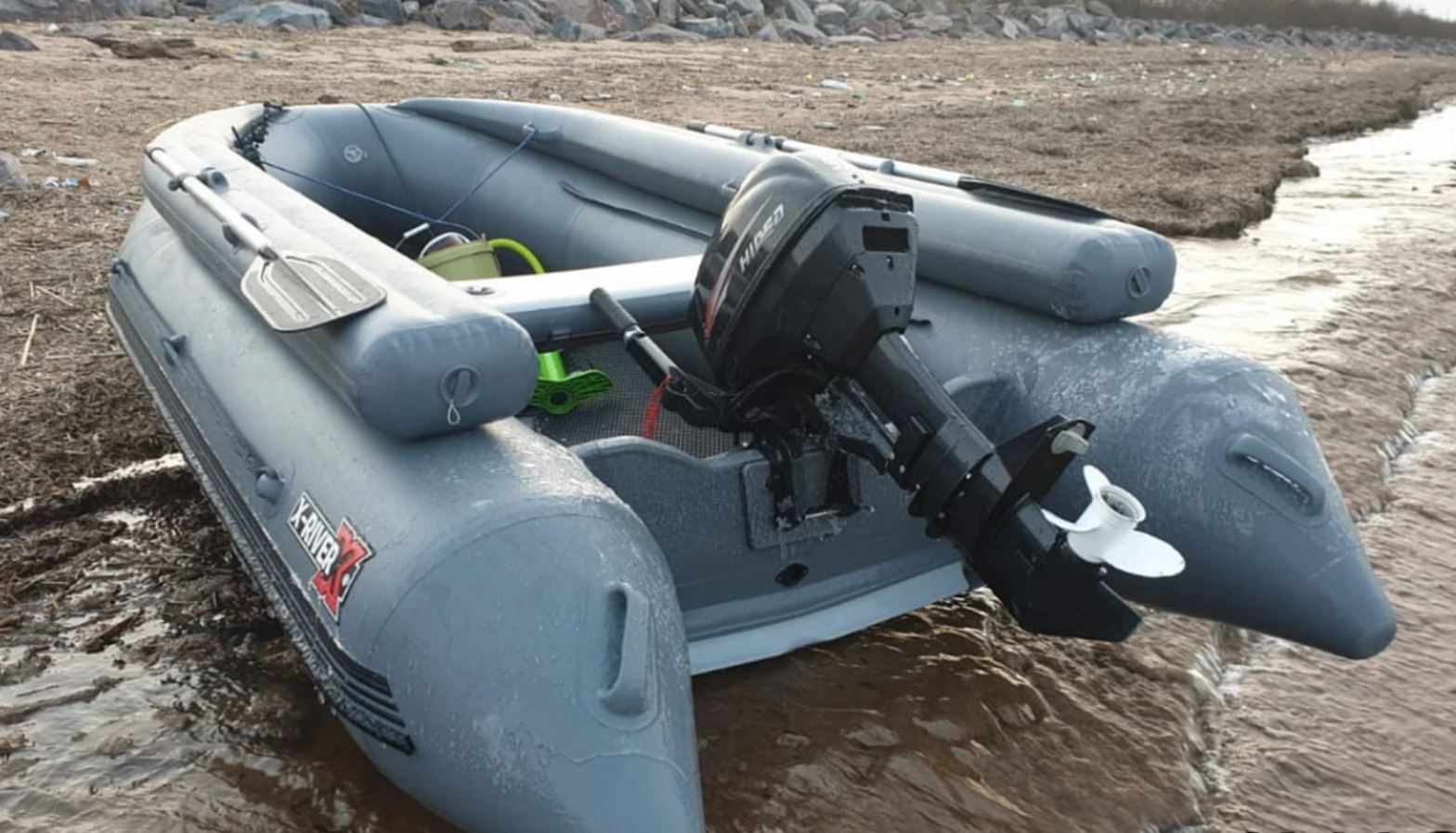 X river rocky ндвд. Лодка x River Rocky 375. X-River Rocky 395 ндвд. Х Ривер Рокки 395 фальшборт. Лодка Икс Ривер Рокки 395.